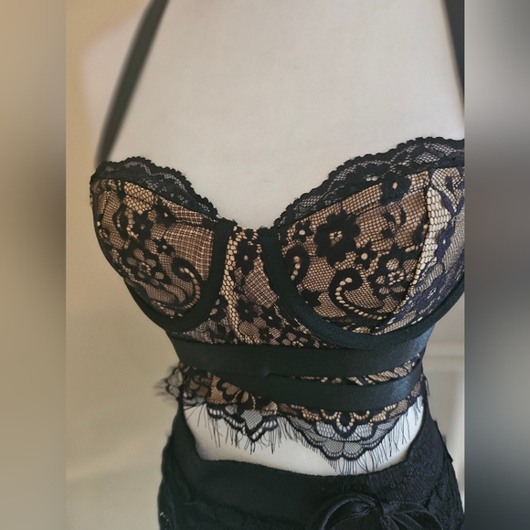 MONIQUE LACE TOP - Picture 6 of 9